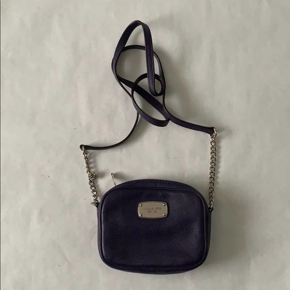 Michael Kors Crossbody - Picture 1 of 3